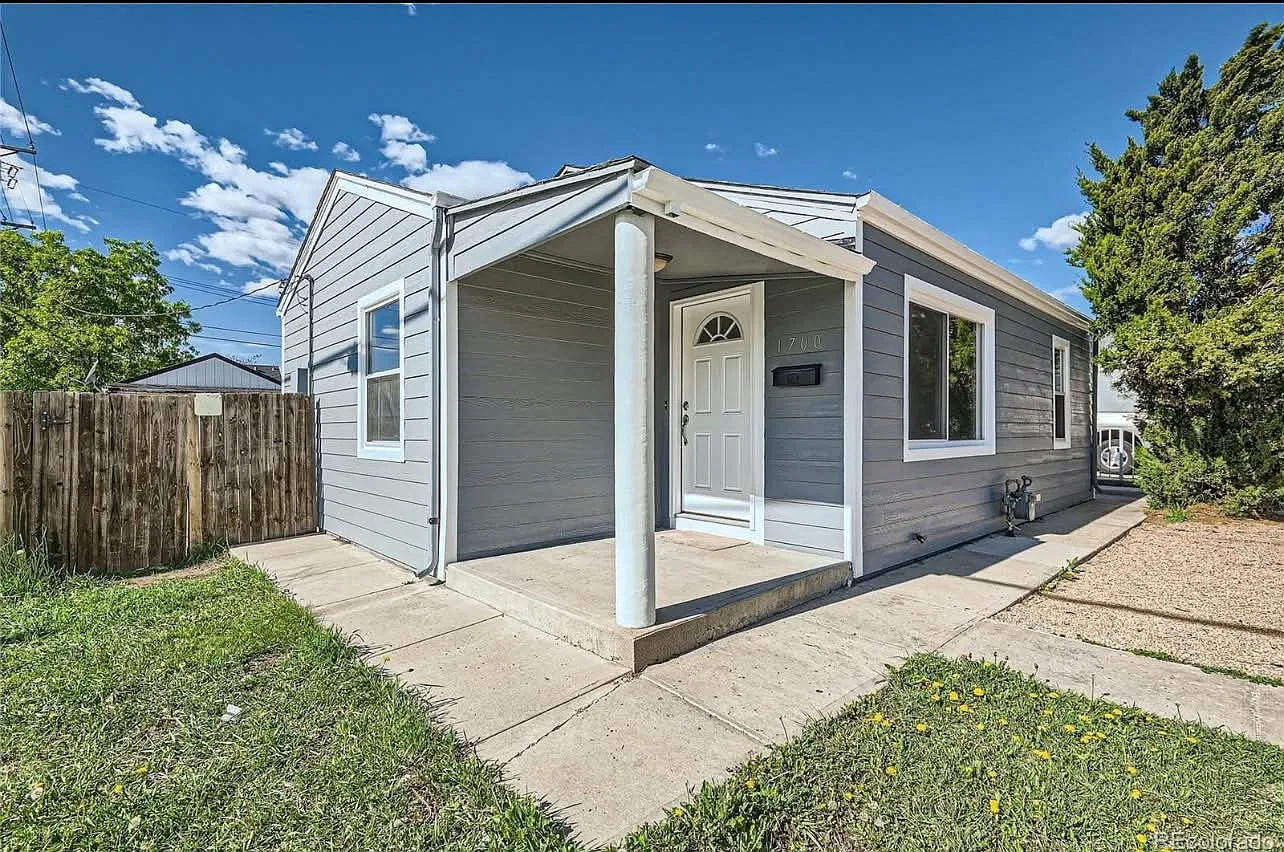 2 bed, 719 sqft, $2,300 — Photo 1