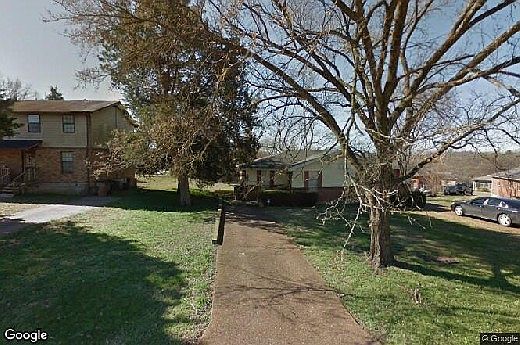 5th image of 704 Eric Dr
