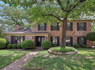6 Glendale Ct, Trophy Club, TX 76262