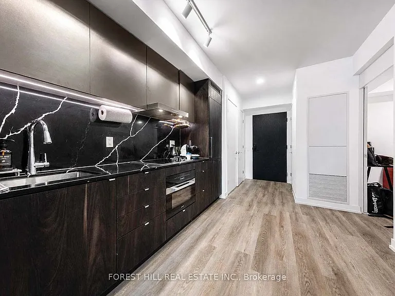 771 Yonge St W #601 — Photo 9