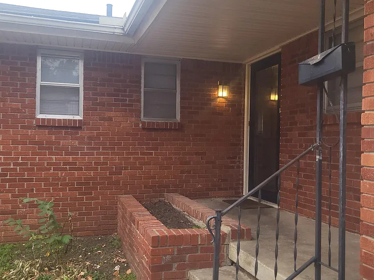 5109 Harvard Dr — Photo 2