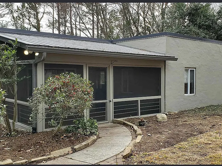 111 Barclay Rd — Photo 1