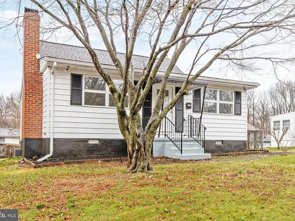 4004 Oak St, Wilmington, DE 19808