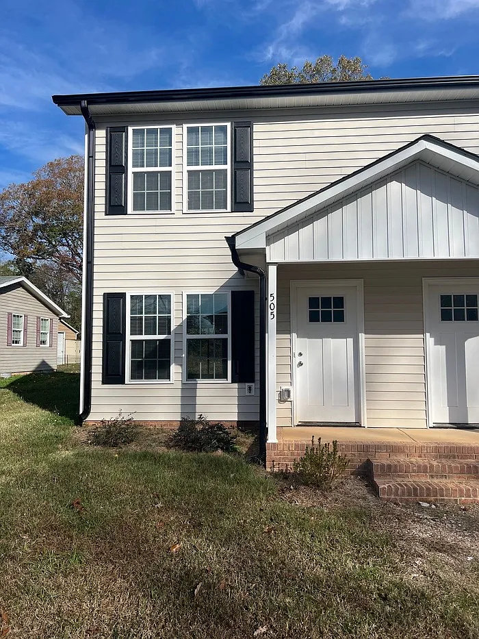 2 bed, 1.5 bath, $1,260 — Photo 1