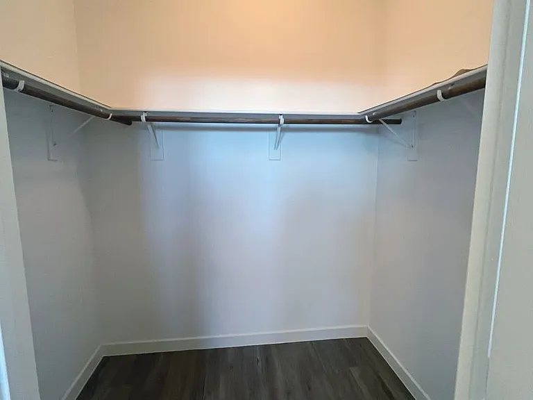 1533 Franklin Ln — Photo 39