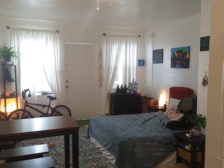 445 7th Ave N #3 — Photo 1