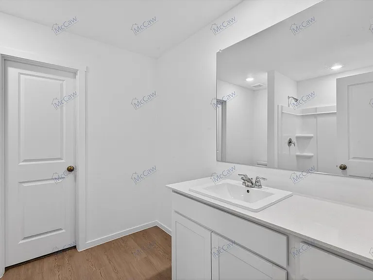 639 Montclair Ave — Photo 13