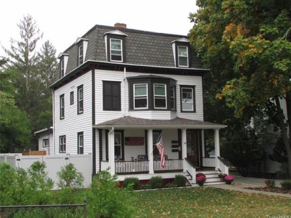1st image of 28 Duncan Ave #2