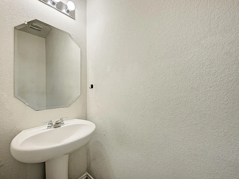 11809 Eragon Dr — Photo 24