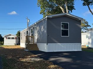 8 Mayflower Ave, Taunton, MA 02780