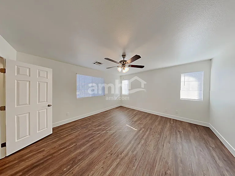 921 Shades End Ave — Photo 8