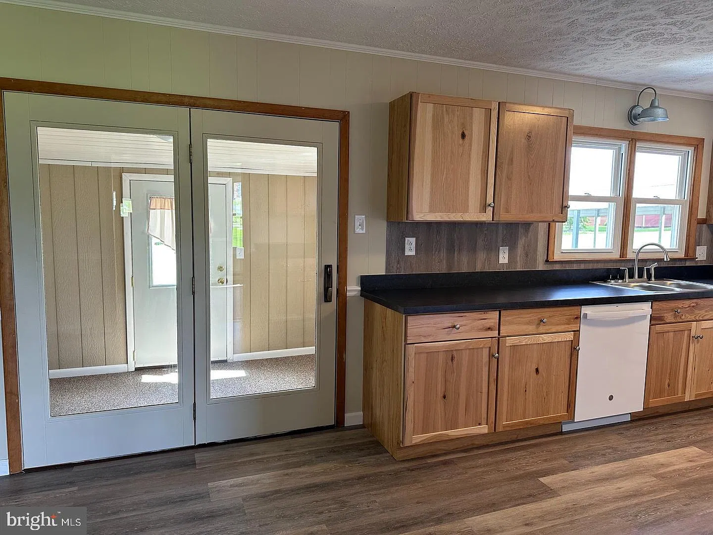 3 bed, 1.5 bath, 1020 sqft, $1,800 — Photo 3
