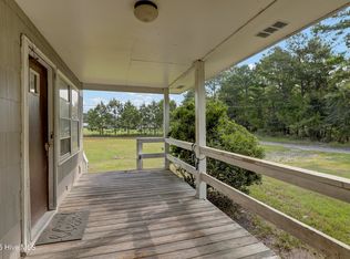 270 Demps Rd, Hampstead, NC 28443