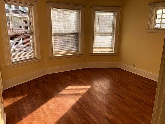 2nd image of 41 1/2 Oakland Ave Floor 1
