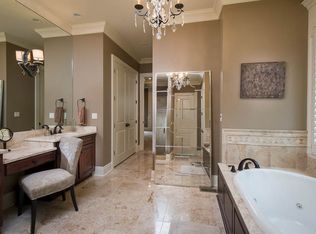 12207 Old Lucas Ln, Anchorage, KY 40223