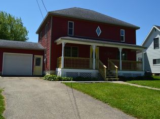 928 E Grove St, Caledonia, MN 55921