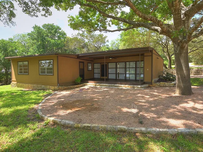 16013 Edwards Dr — Photo 22