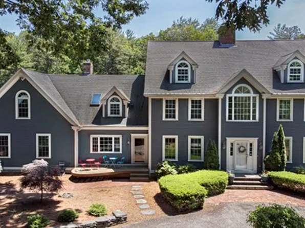 25 Bayberry Ln, Northampton, MA 01062