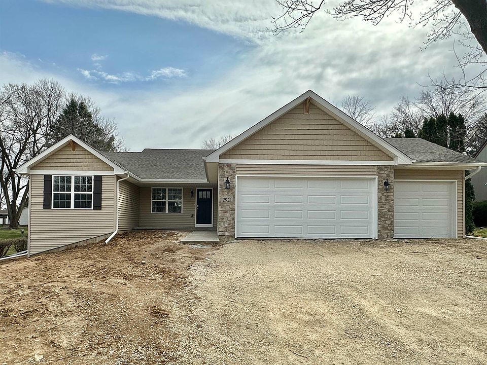 1st image of 2921 Mackintosh Dr