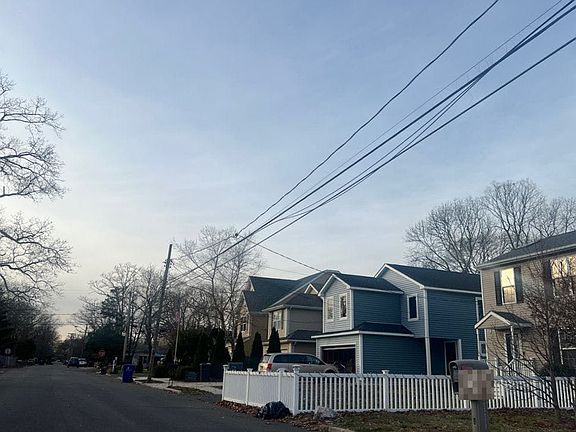 4th image of 611 Buermann Ave