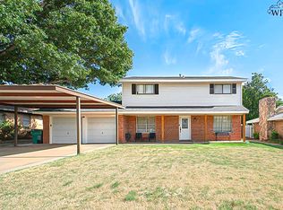 708 W Coleman Ave, Iowa Park, TX 76367