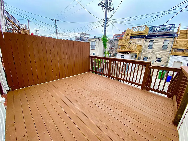 106 S Bouldin St — Photo 22