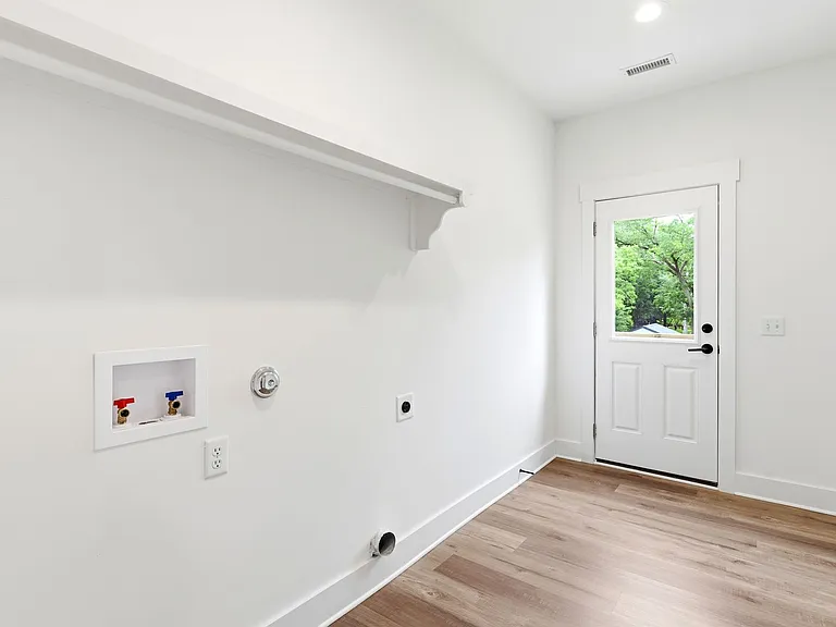 213 Myrtle Ave — Photo 44