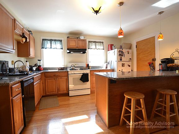 2nd image of 345 Market St #2A