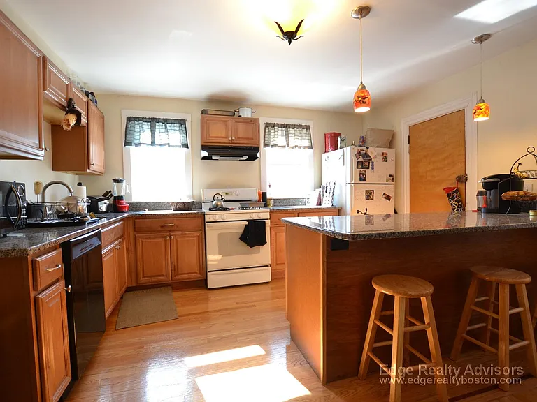 345 Market St #2A — Photo 2