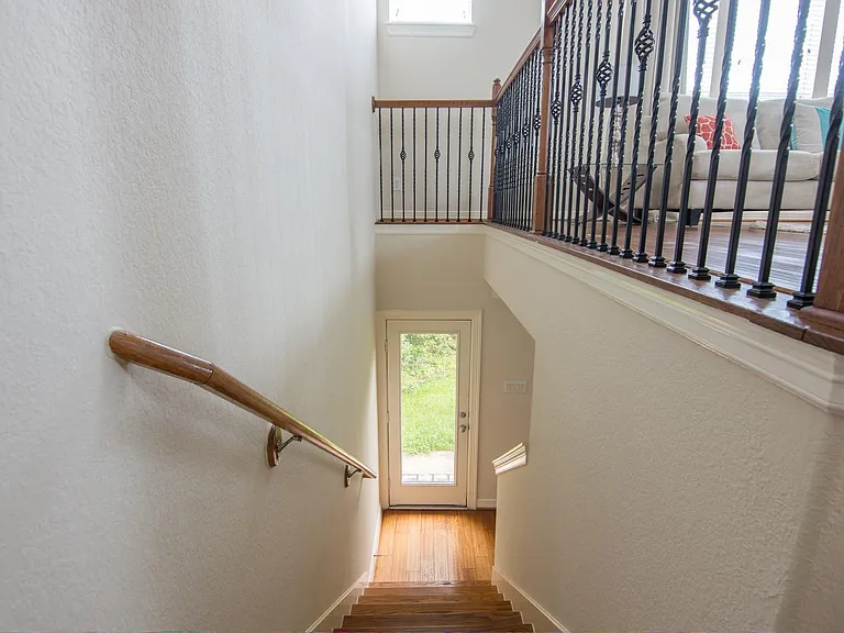 3002 Clearview Cir — Photo 15