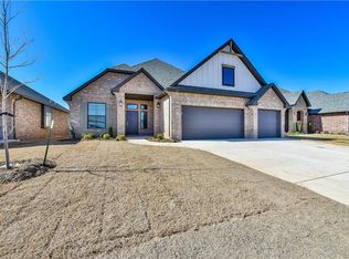 212 NW 166th St, Edmond, OK 73012