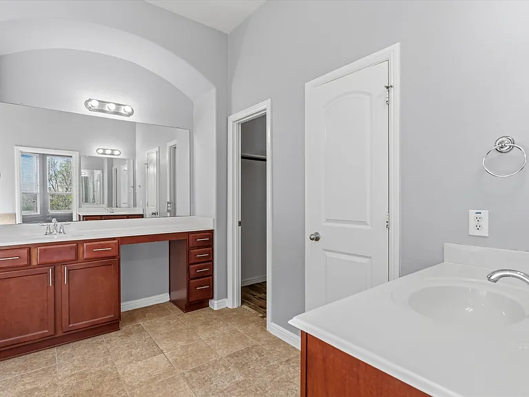 4114 Lee Hutson Dr — Photo 20
