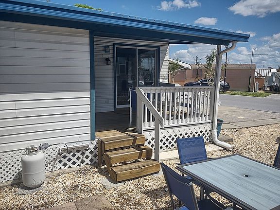3rd image of 9412 New York Ave #3