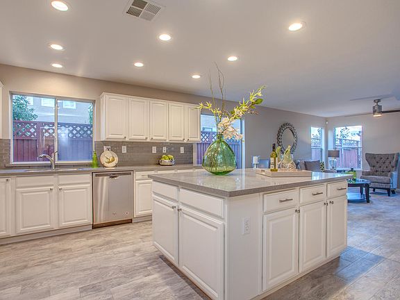 4th image of 6350 Snowberry Ct