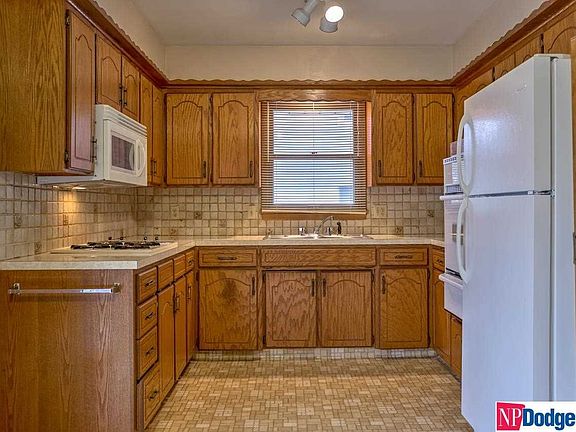 4th image of 9728 Nina St