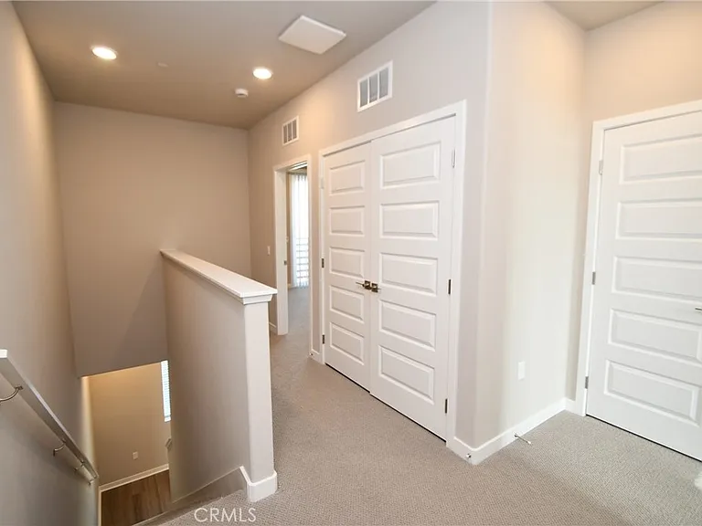 1487 Skyline Ln — Photo 12