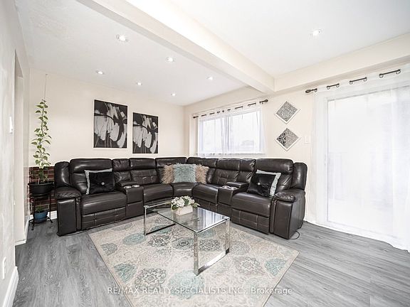 5th image of 144 Fleetwood Cres