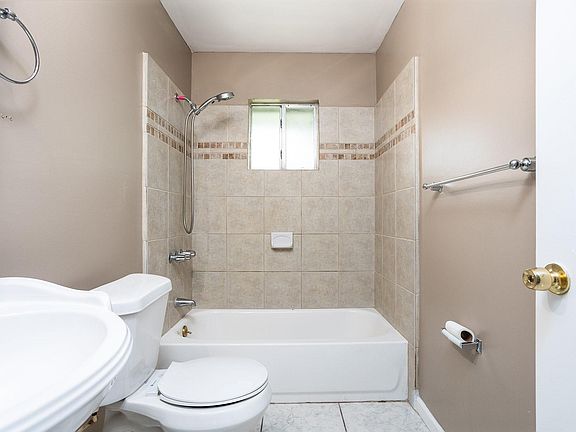 4th image of 2538 Oday Rd #A