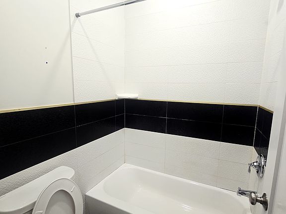 4th image of 647 Ocean Ave #1A