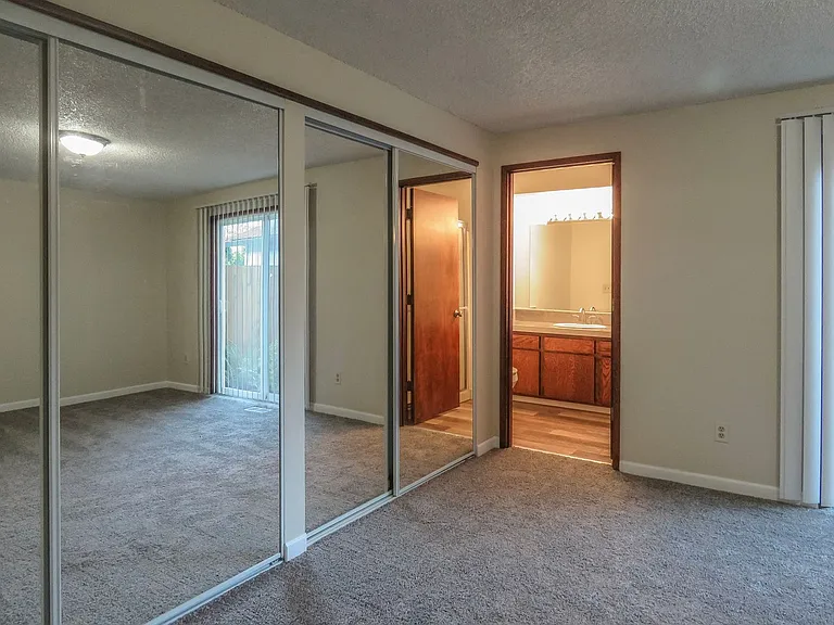 9110 SW Chelan Pl — Photo 16