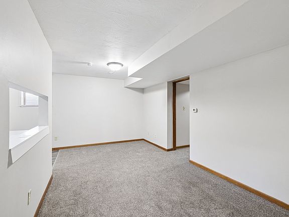 3rd image of 1025 E St #4