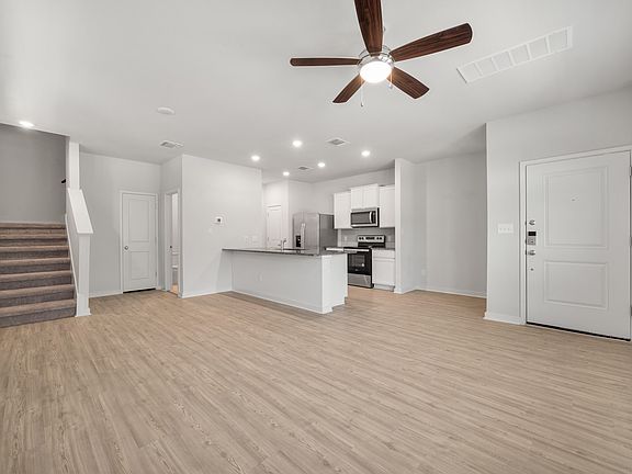 3rd image of 501 W New Hope Dr