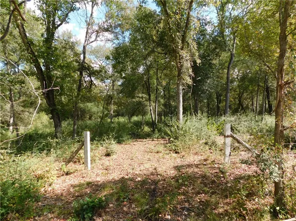 2621 W Pin Oak Ln, Caldwell, TX 77836