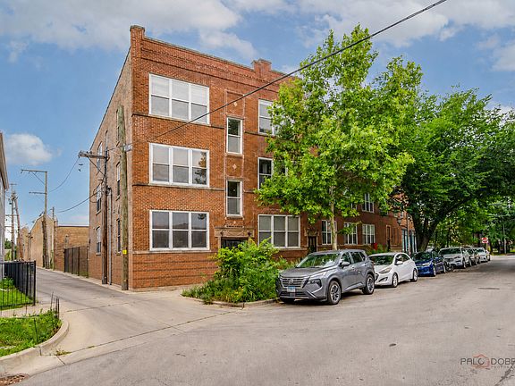 4th image of 4348 N Sacramento Ave #3