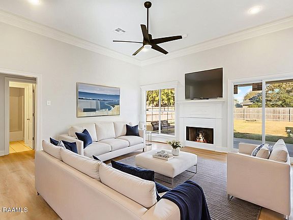 3rd image of 111 Cornish Pl