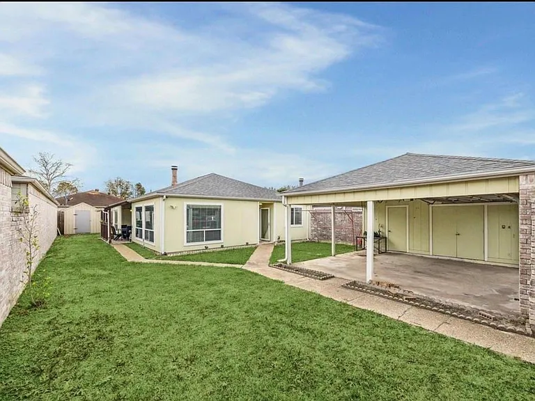 16147 New Field Dr — Photo 5