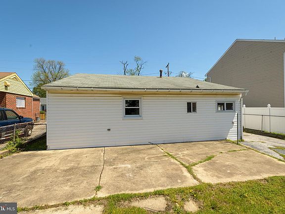 3rd image of 8315 Bear Creek Dr