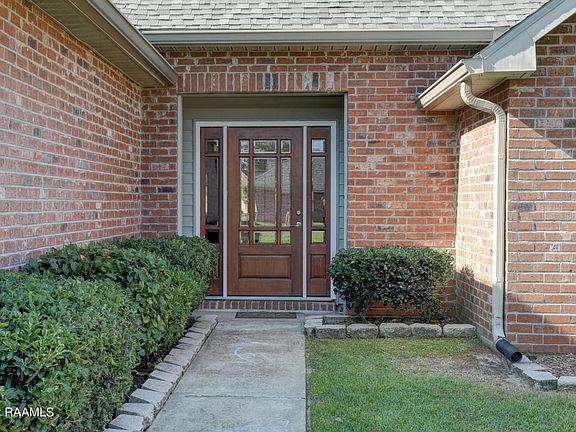 4th image of 206 Quiet Meadows Cir