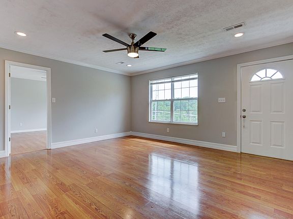 4th image of 6442 Western Ave