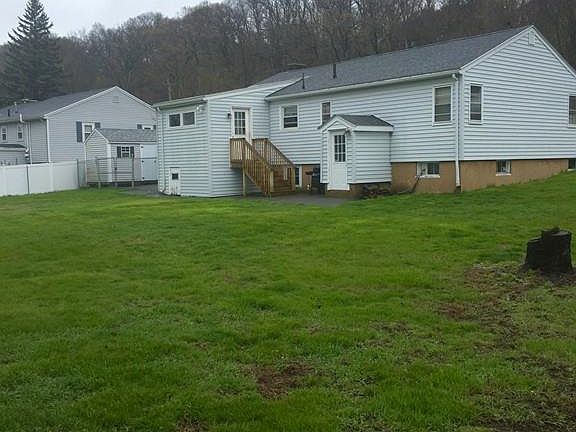 3rd image of 415 Essex St